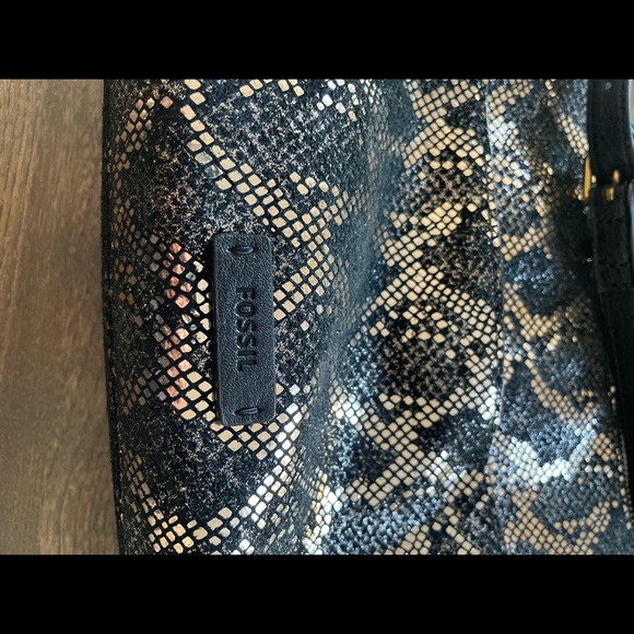 Fossil Crossbody - Picture 4 of 4